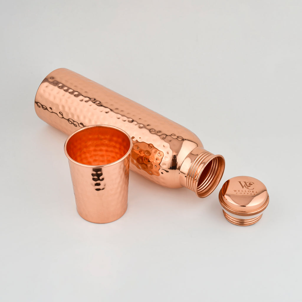 Wellora Gifting Duo  2 Hammered Bottles & 2 Glasses